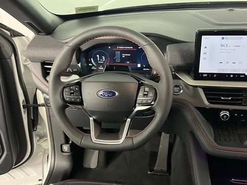 Used 2025 Ford Explorer ST-Line w/ Premium Package image 14