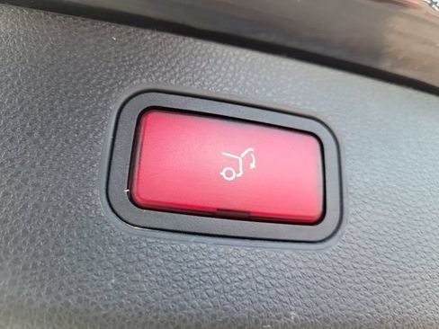 Used 2010 Mercedes-Benz GLK 350 4MATIC image 26