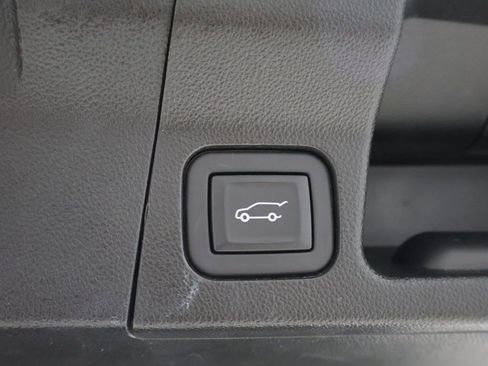 Used 2023 GMC Acadia SLT image 23