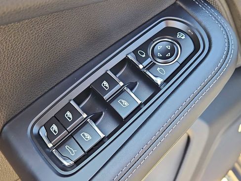 Certified 2025 Porsche Macan S AWD/4WD image 12