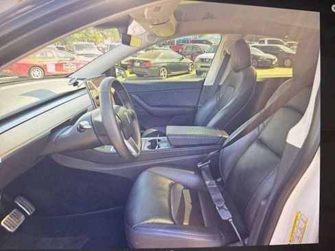 Used 2021 Tesla Model Y Long Range image 9