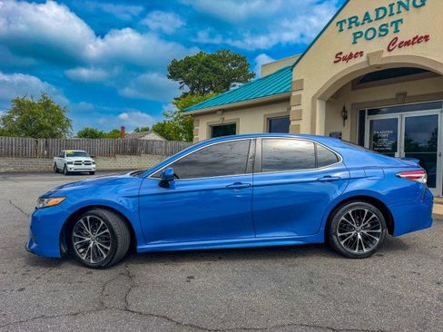 Used 2018 Toyota Camry SE FWD image 24