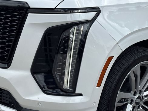 Certified 2025 Cadillac Escalade ESV Sport Platinum AWD/4WD image 15