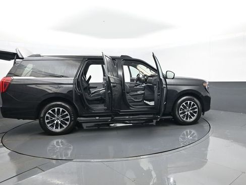 Used 2025 Ford Expedition Max Platinum AWD/4WD image 38