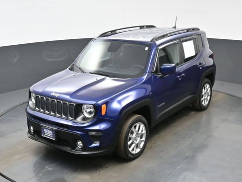 Used 2019 Jeep Renegade Latitude w/ Cold Weather Group image 34