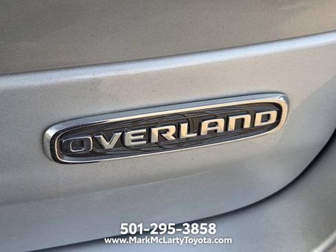 Used 2022 Jeep Grand Cherokee Overland AWD/4WD image 10