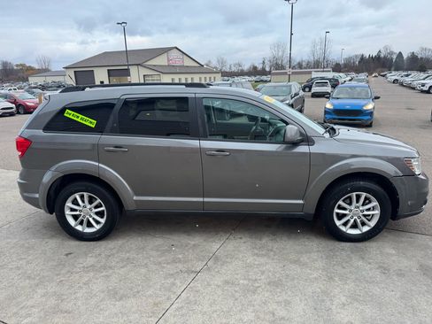 Used 2013 Dodge Journey SXT w/ Flexible Seating Group image 4