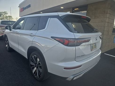 Used 2025 Mitsubishi Outlander SE AWD/4WD image 7
