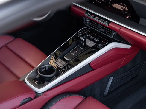 Certified 2026 Porsche 911 Carrera GTS RWD image 39