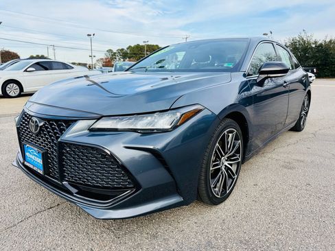 Used 2019 Toyota Avalon XSE w/ All Weather Liner Package image 16