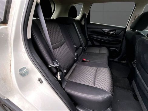 Used 2017 Nissan Rogue SV AWD/4WD image 24