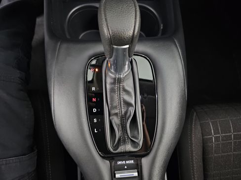 Certified 2024 Honda HR-V LX image 29
