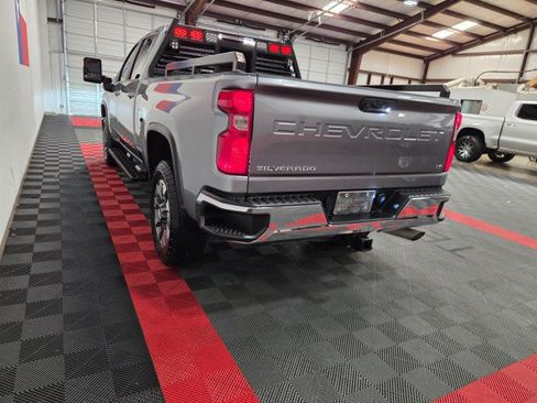 Used 2024 Chevrolet Silverado 2500 LT AWD/4WD image 27
