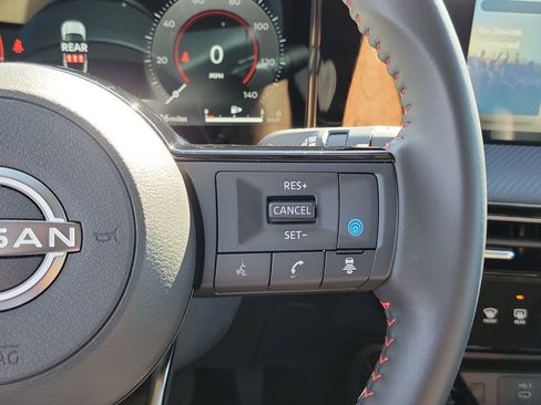 Used 2025 Nissan Kicks SR AWD/4WD image 6