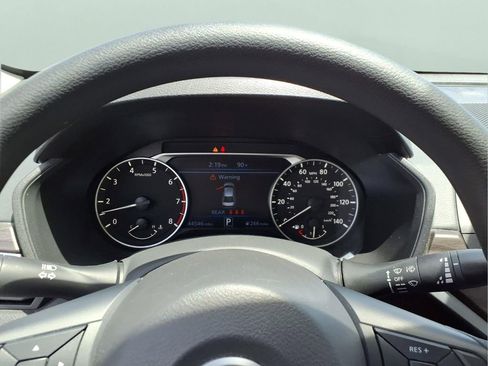Used 2025 Nissan Altima 2.5 SV FWD image 9