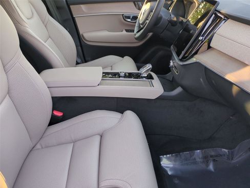 New 2026 Volvo XC90 T8 Ultra w/ Protection Package Premier AWD/4WD image 21