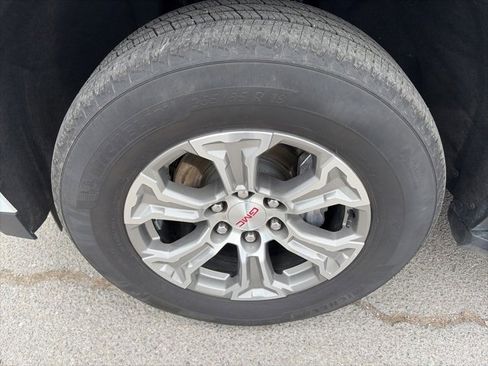 Used 2021 GMC Yukon SLE image 10