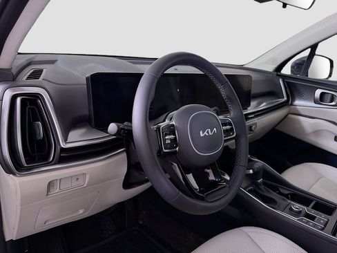Used 2025 Kia Sorento S w/ Panoramic Sunroof Package FWD image 10