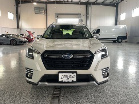 Used 2023 Subaru Forester Touring AWD/4WD image 2