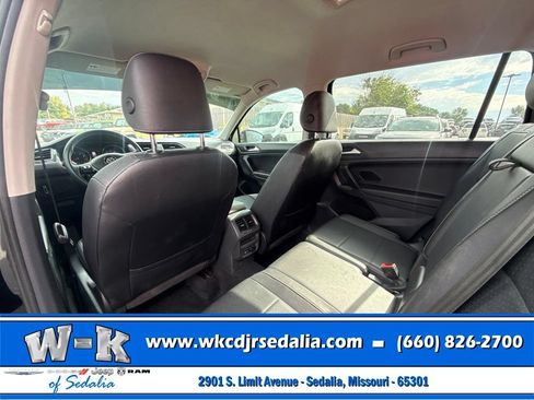 Used 2021 Volkswagen Tiguan SE FWD image 23