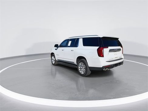 Used 2021 GMC Yukon XL Denali image 9