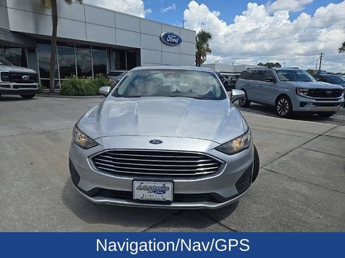 Used 2019 Ford Fusion SE FWD image 3