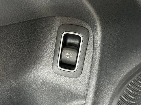Used 2025 Mercedes-Benz CLA 250 image 26