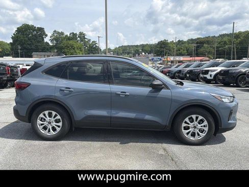 Used 2025 Ford Escape Active w/ Cold Weather Package FWD image 8