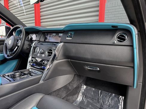 Used 2022 Rolls-Royce Cullinan image 18