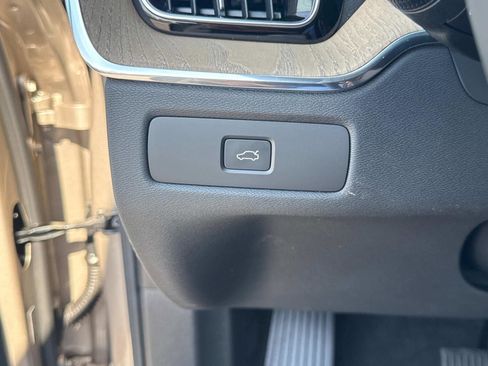 New 2026 Volvo XC60 B5 Plus w/ Climate Package AWD/4WD image 30