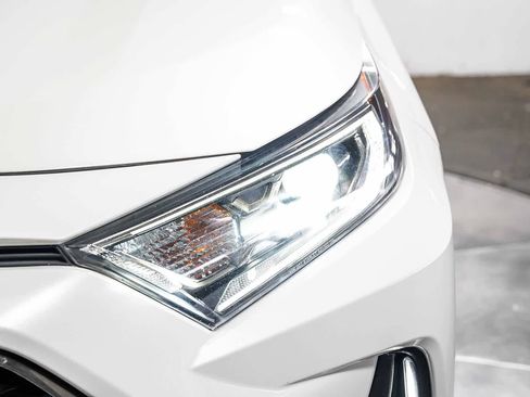 Certified 2021 Toyota RAV4 XSE w/ Weather Package AWD/4WD image 8