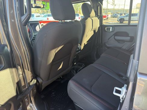 Used 2023 Jeep Gladiator Rubicon w/ LED Lighting Group image 10