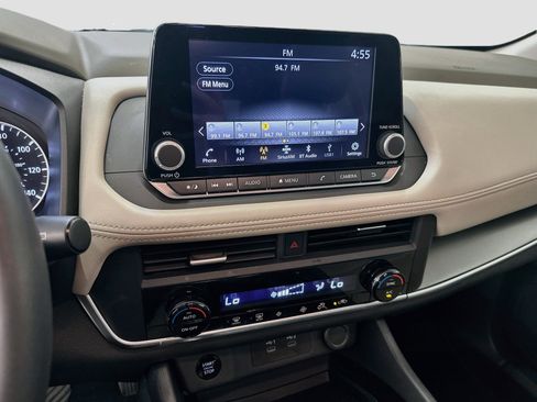 Used 2025 Nissan Rogue SV AWD/4WD image 25