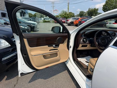 Used 2013 Jaguar XJ L Portfolio AWD/4WD image 11