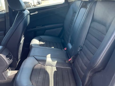 Used 2018 Ford Fusion SE w/ Equipment Group 601A image 11