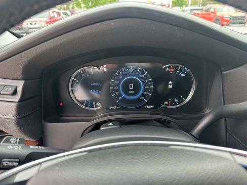 Used 2016 Cadillac Escalade Premium AWD/4WD image 17