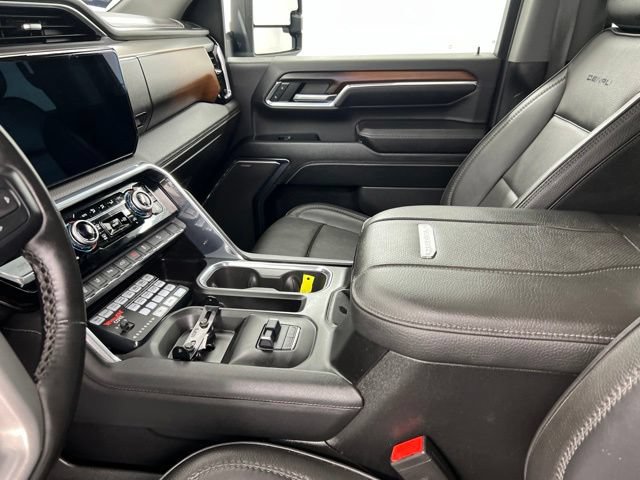 Used 2024 GMC Sierra 2500 Denali w/ Denali Reserve Package AWD/4WD image 16