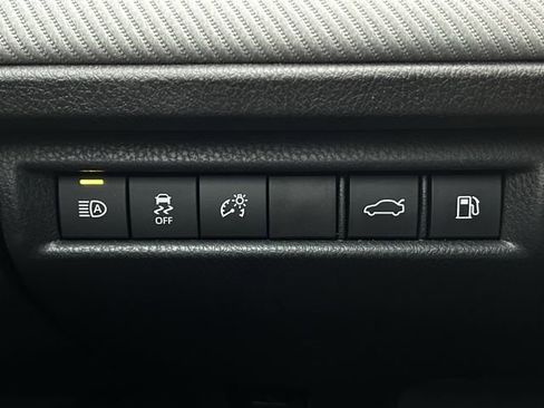 Used 2025 Toyota Camry SE image 26