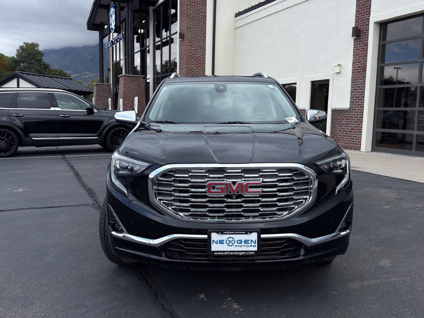 Used 2019 GMC Terrain Denali w/ LPO, 'HIT The Road' Package AWD/4WD image 3