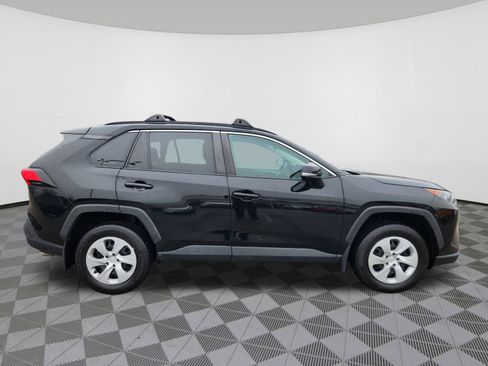 Used 2021 Toyota RAV4 LE image 6