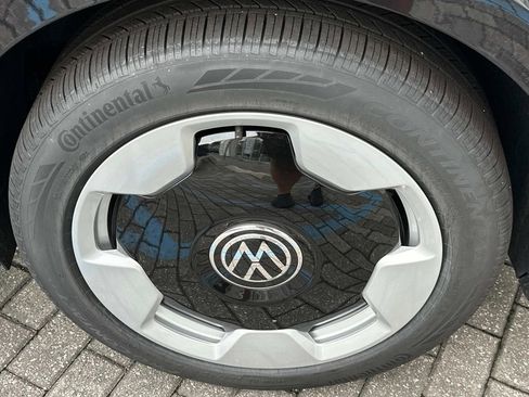 New 2025 Volkswagen ID. Buzz Pro S RWD image 7