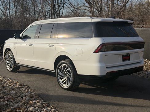 New 2026 Lincoln Navigator L Reserve image 3