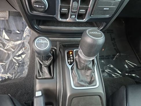 Used 2023 Jeep Gladiator Sport AWD/4WD image 32