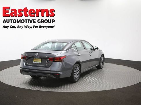 Used 2025 Nissan Altima 2.5 SV FWD image 39
