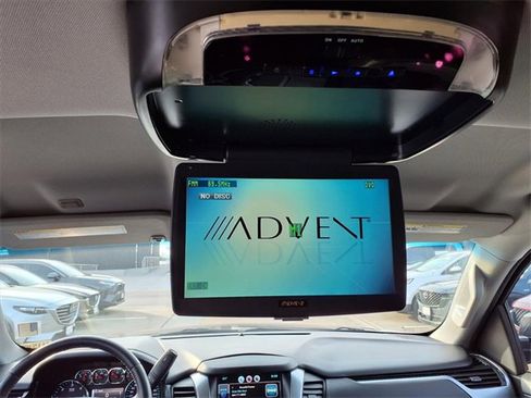 Used 2015 Chevrolet Suburban LT image 18