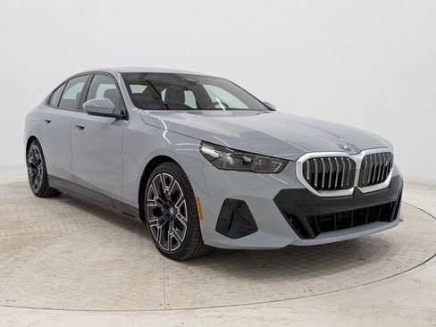 New 2026 BMW i5 eDrive40 w/ M Sport Package RWD image 7