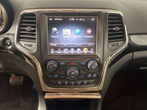 Used 2016 Jeep Grand Cherokee Laredo 75th Anniversary image 21