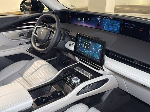 New 2026 Lincoln Nautilus Reserve image 7