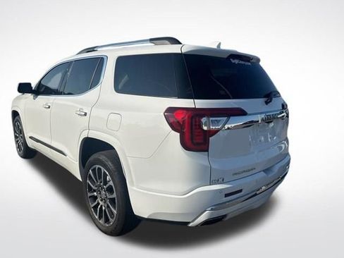 Used 2022 GMC Acadia Denali w/ Denali Ultimate Package FWD image 3