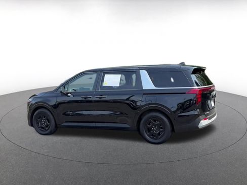 Used 2026 Kia Carnival FWD image 10